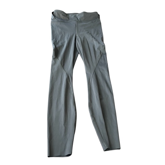 Lululemon women's Cropped Black Athletic Leggings size 4 - Picture 2 of 9